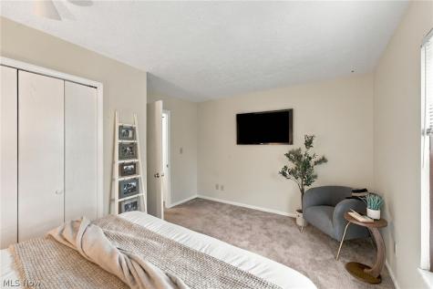 547 Center Avenue Cuyahoga Falls OH 44221