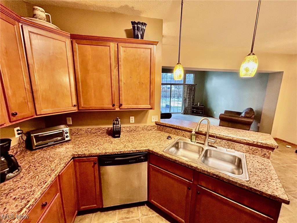 294 Lakewick Lane Willowick OH 44095