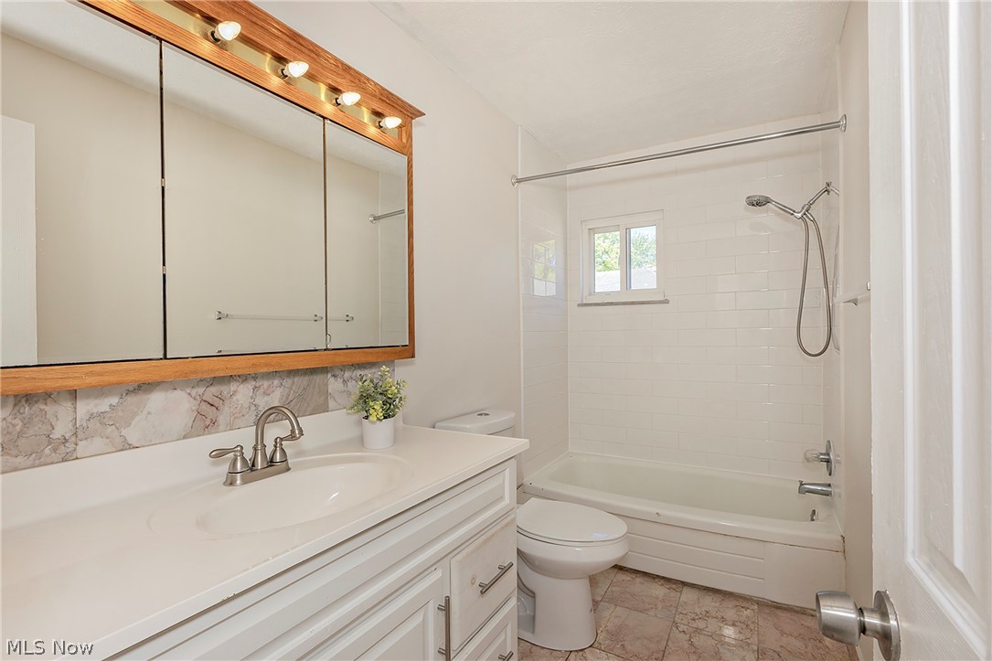 23673 Banbury Circle Warrensville Heights OH 44128