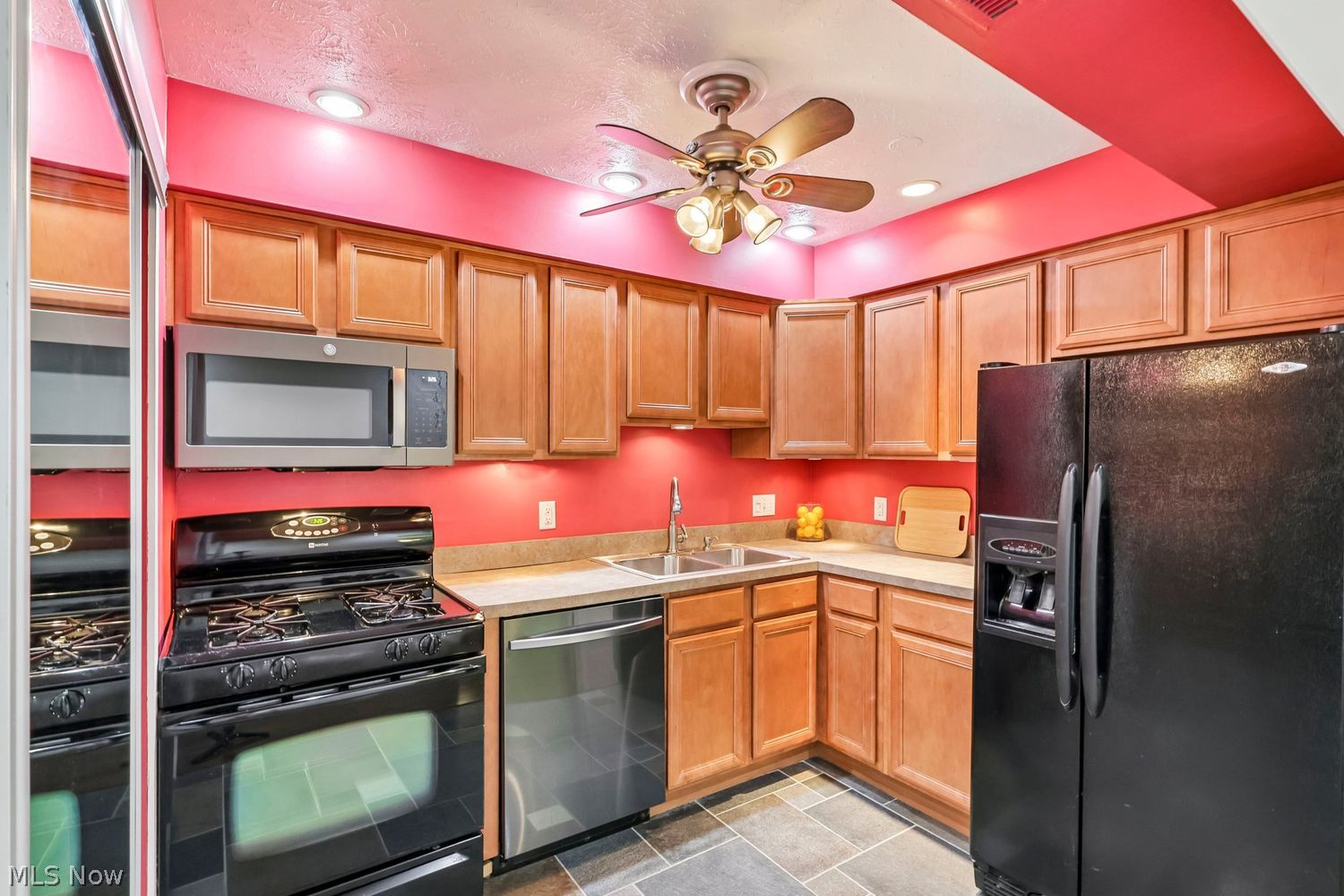 975 Canyon View Sagamore Hills OH 44067-1055