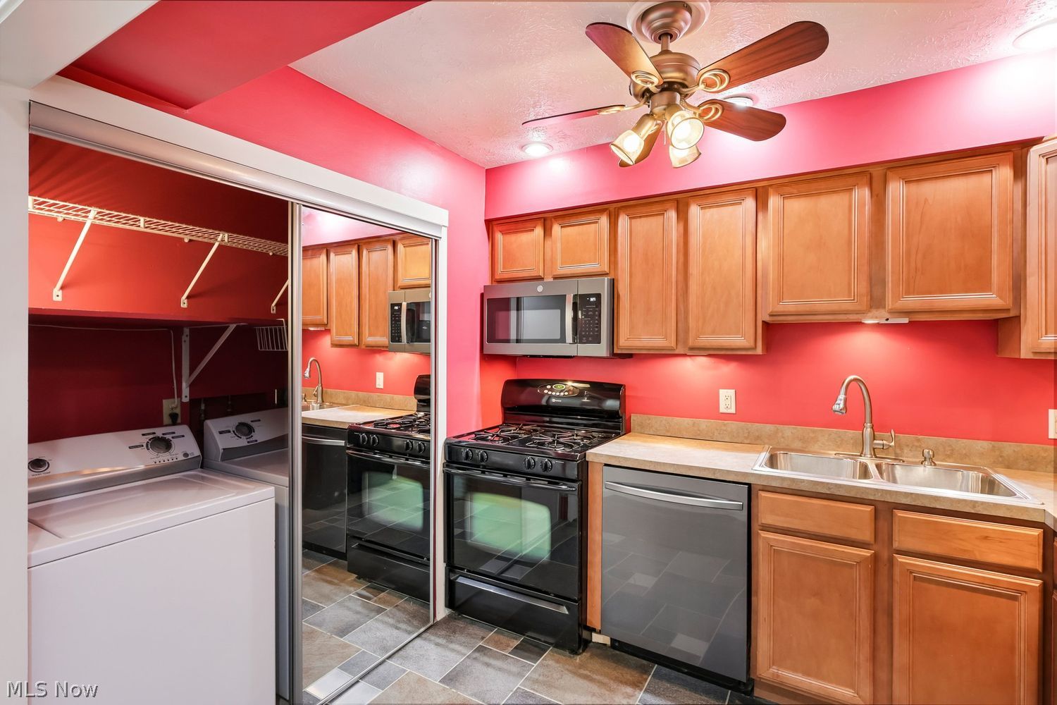 975 Canyon View Sagamore Hills OH 44067-1055