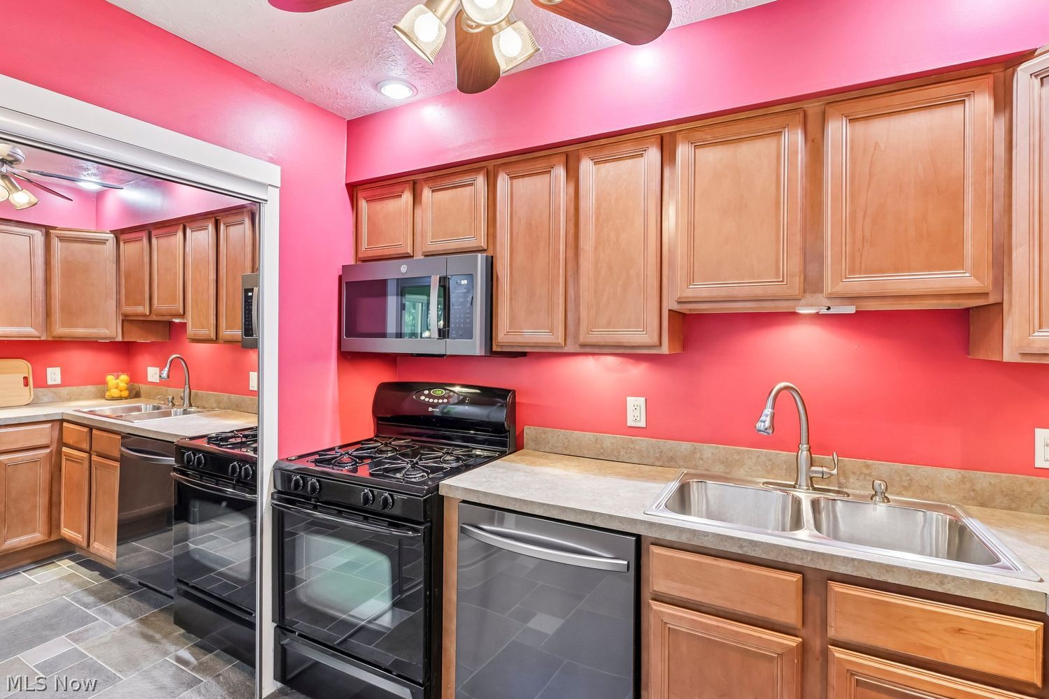 975 Canyon View Sagamore Hills OH 44067-1055