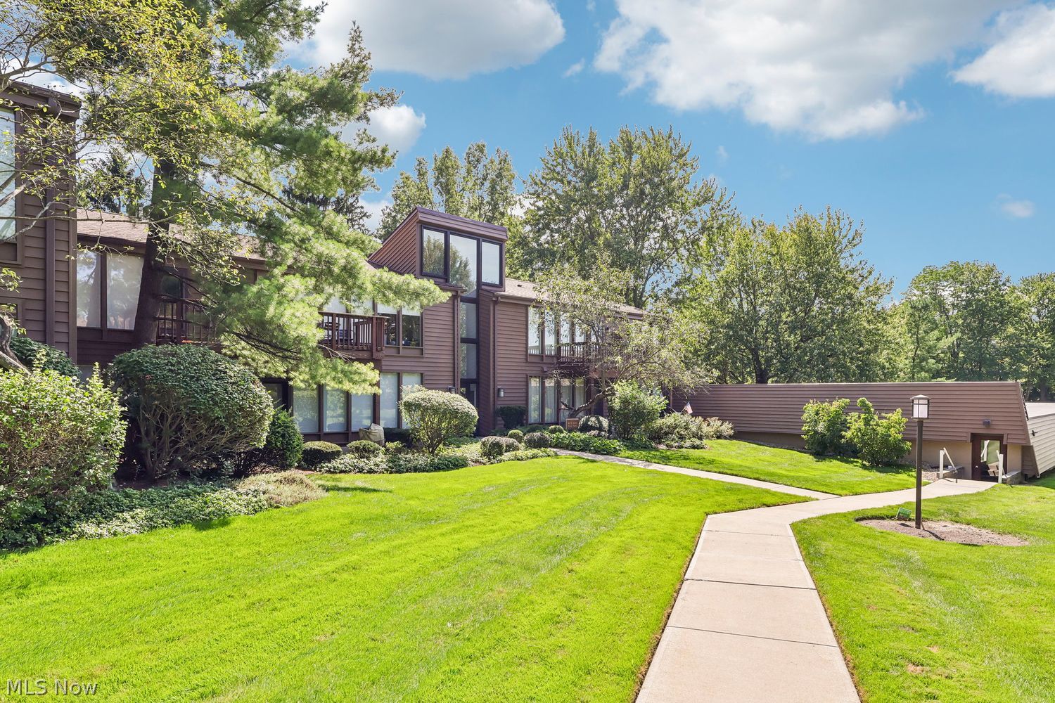 975 Canyon View Sagamore Hills OH 44067-1055