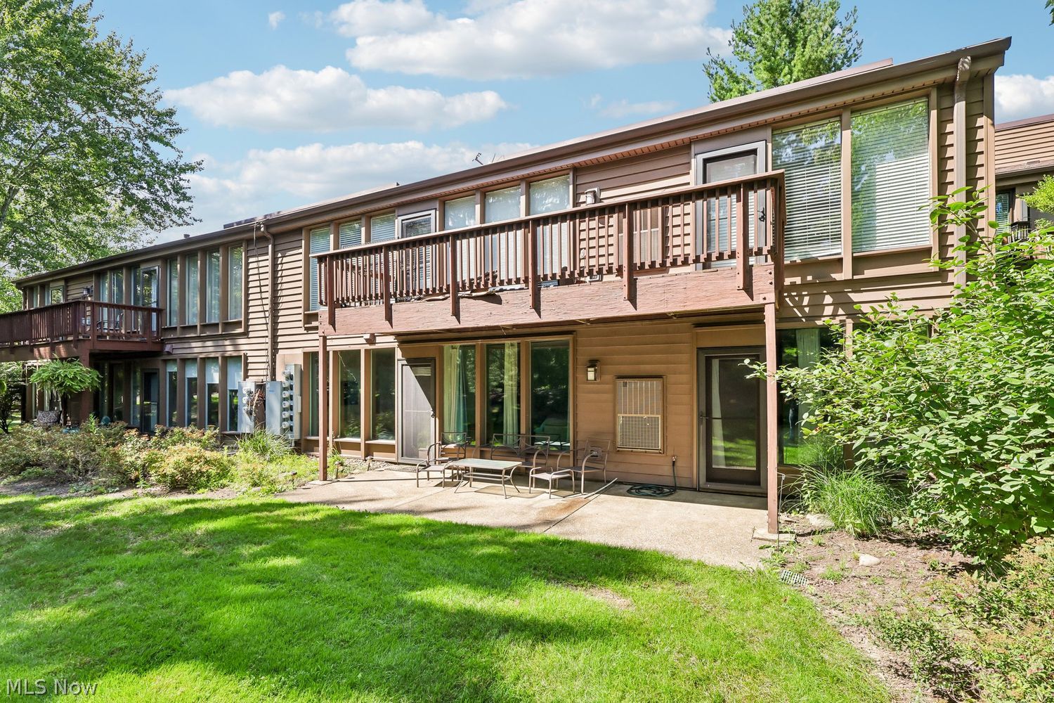 975 Canyon View Sagamore Hills OH 44067-1055