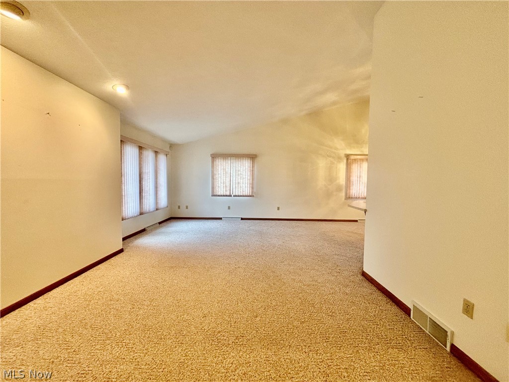 4175 Fawn Trail NE Warren OH 44483