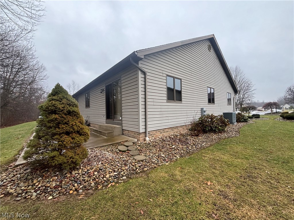 4175 Fawn Trail NE Warren OH 44483