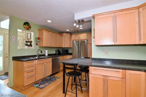 10 Windrush Beachwood OH 44122