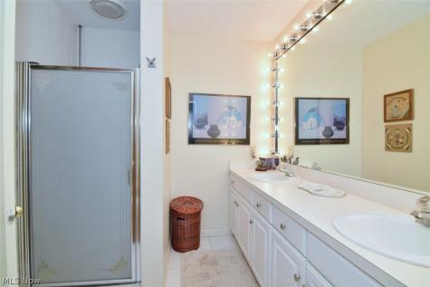 10 Windrush Beachwood OH 44122