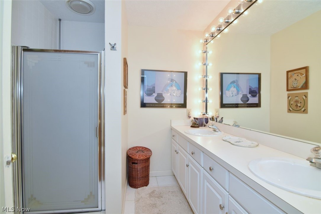 10 Windrush Beachwood OH 44122