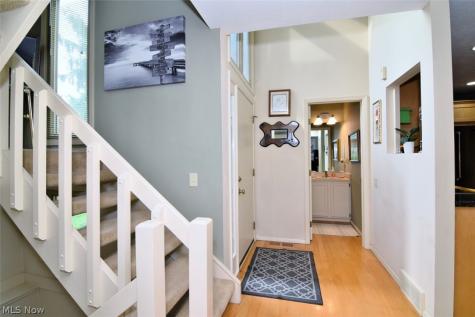 10 Windrush Beachwood OH 44122