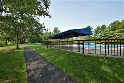 10 Windrush Beachwood OH 44122