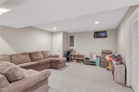 106 Clay Court Berea OH 44017