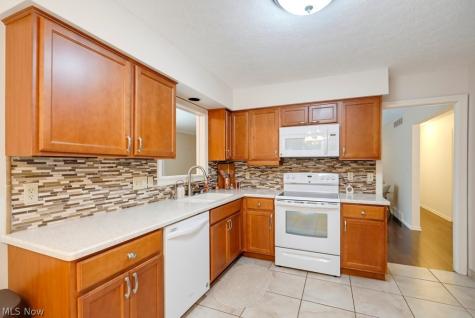938 Sturbridge Drive Akron OH 44313
