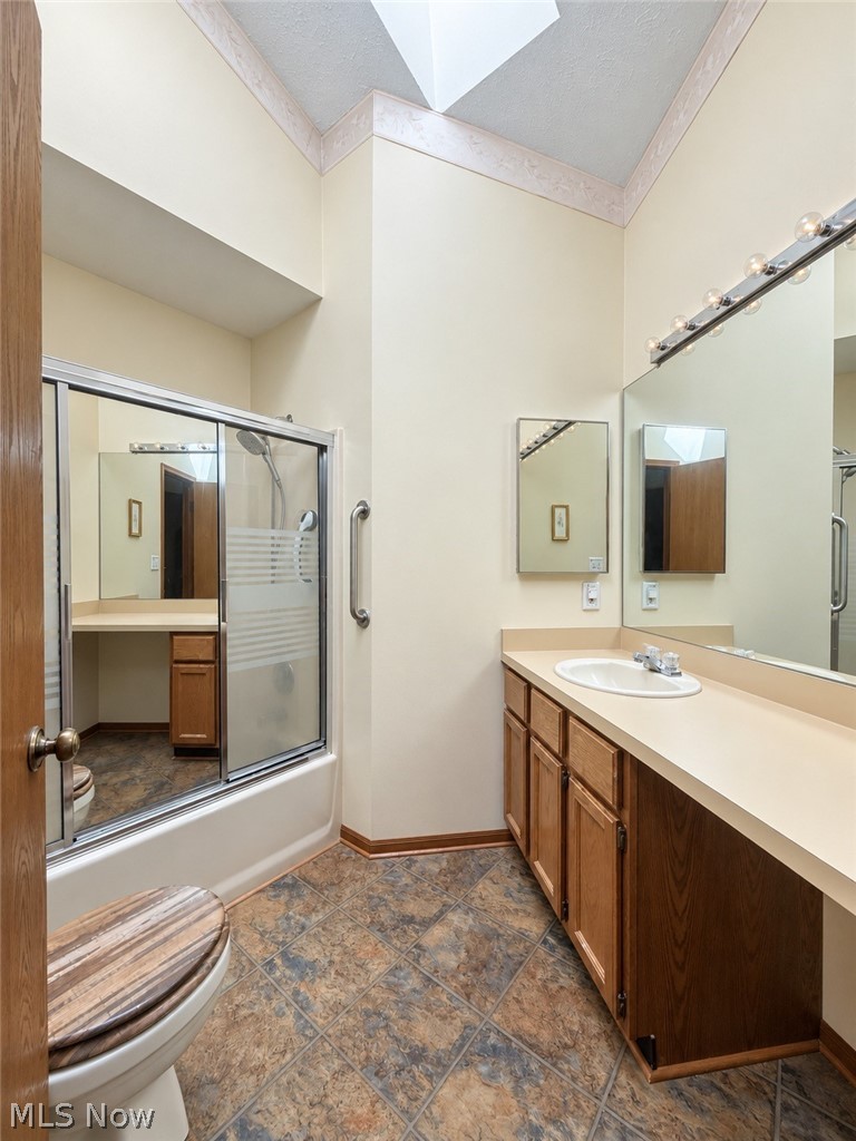 3831 NE Northwoods Court NE Warren OH 44483