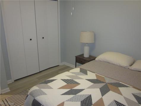 19704 Lorain Road Fairview Park OH 44126