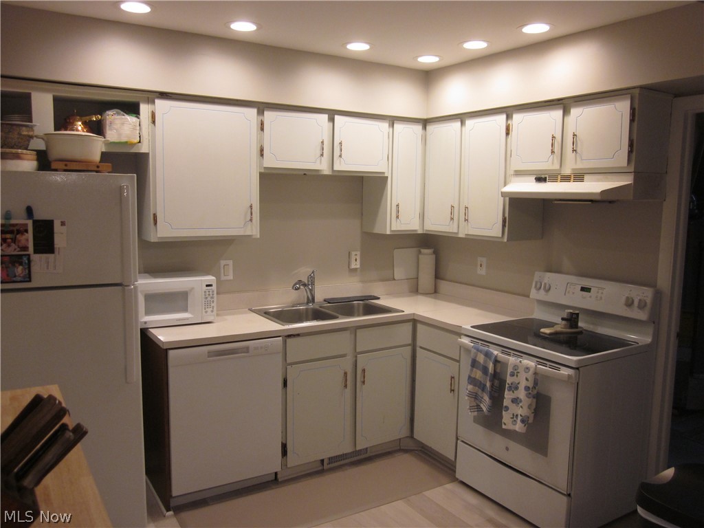 19704 Lorain Road Fairview Park OH 44126