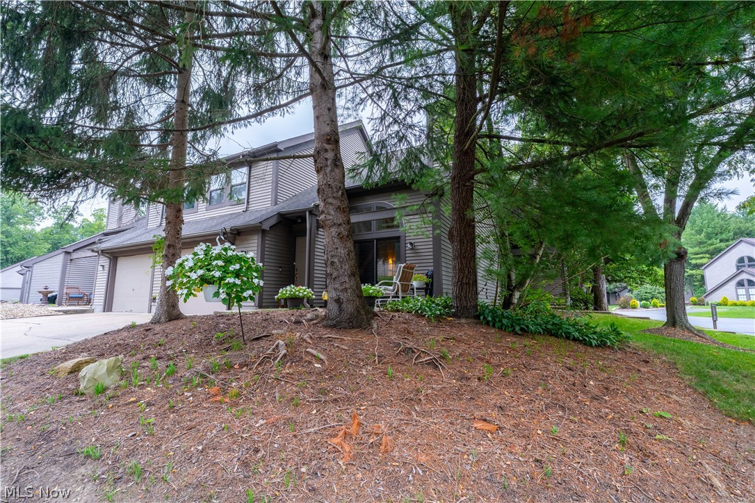 1233 Red Tail Hawk Drive Boardman OH 44512