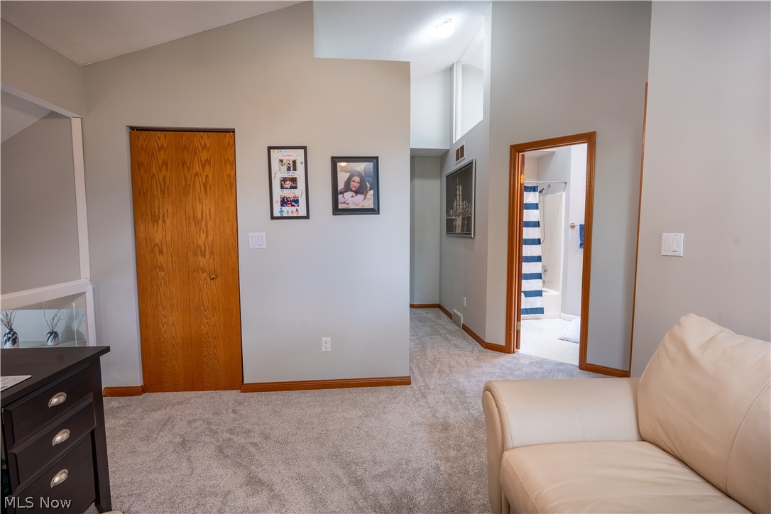 1233 Red Tail Hawk Drive Boardman OH 44512