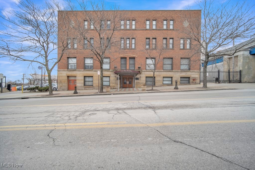 1133 W 9th Street Cleveland OH 44113