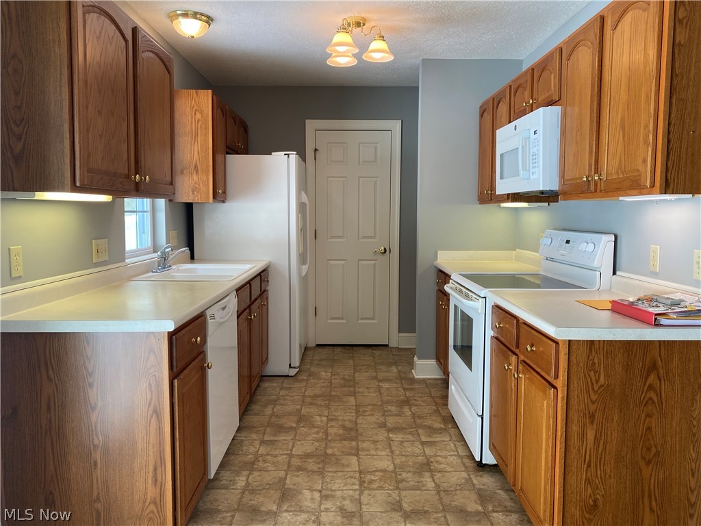 313 Abby Lane Hartville OH 44632