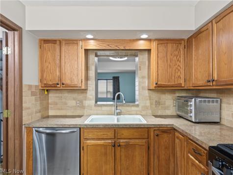2254 Pine Top Court Coventry OH 44319