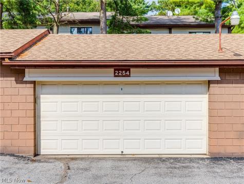 2254 Pine Top Court Coventry OH 44319
