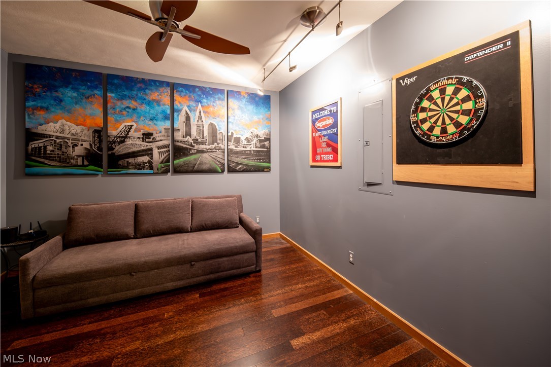1237 Washington Avenue Cleveland OH 44113