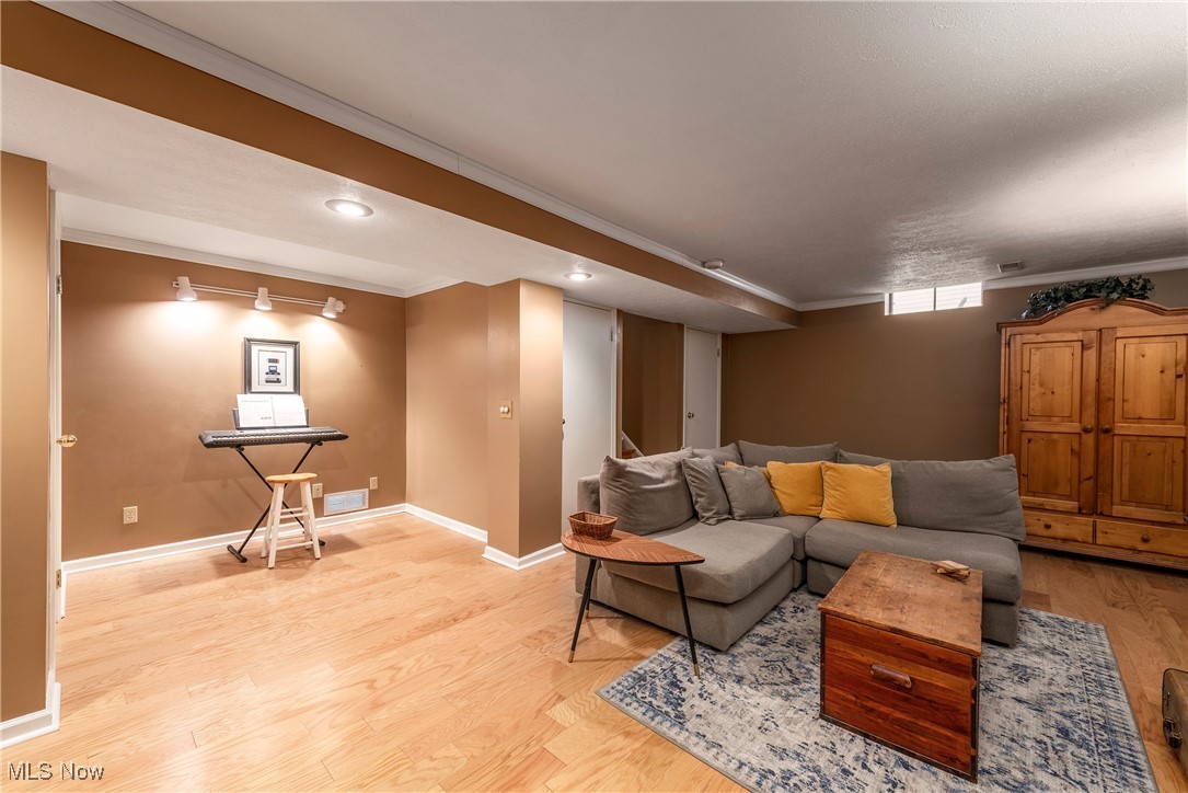 9765 Sugarbush Circle Olmsted Falls OH 44138