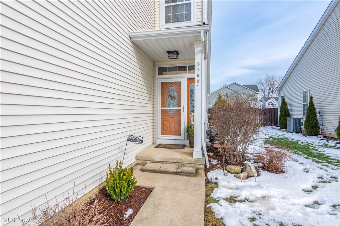 9765 Sugarbush Circle Olmsted Falls OH 44138