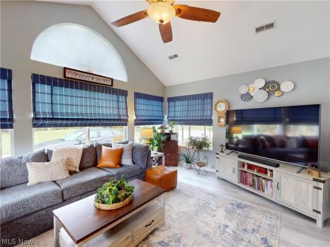 634 Crossings Circle Tallmadge OH 44278