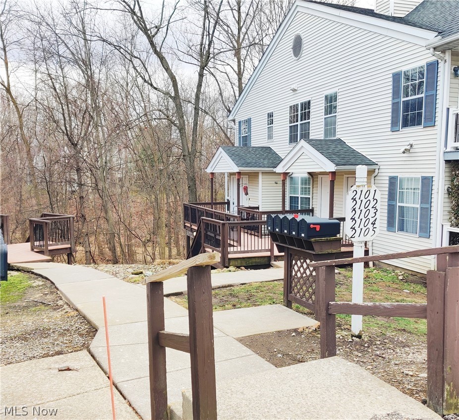 2104 Stoney Run Circle Broadview Heights OH 44147