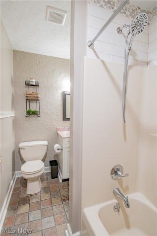 2440 Port Charles Drive Stow OH 44224