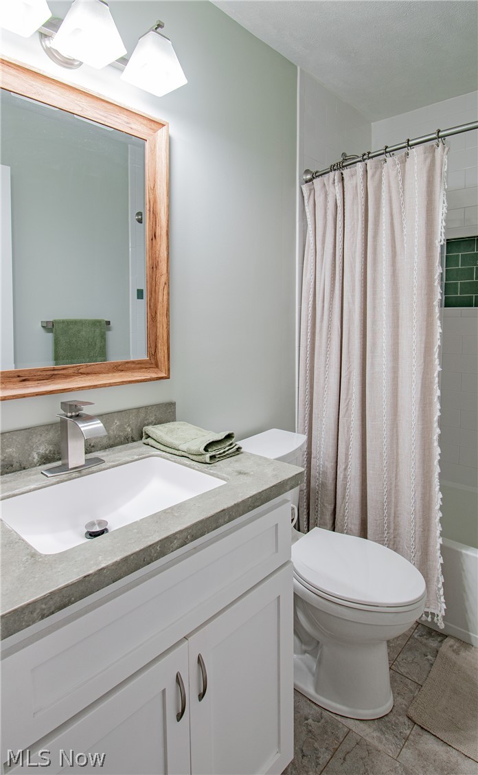 2440 Port Charles Drive Stow OH 44224