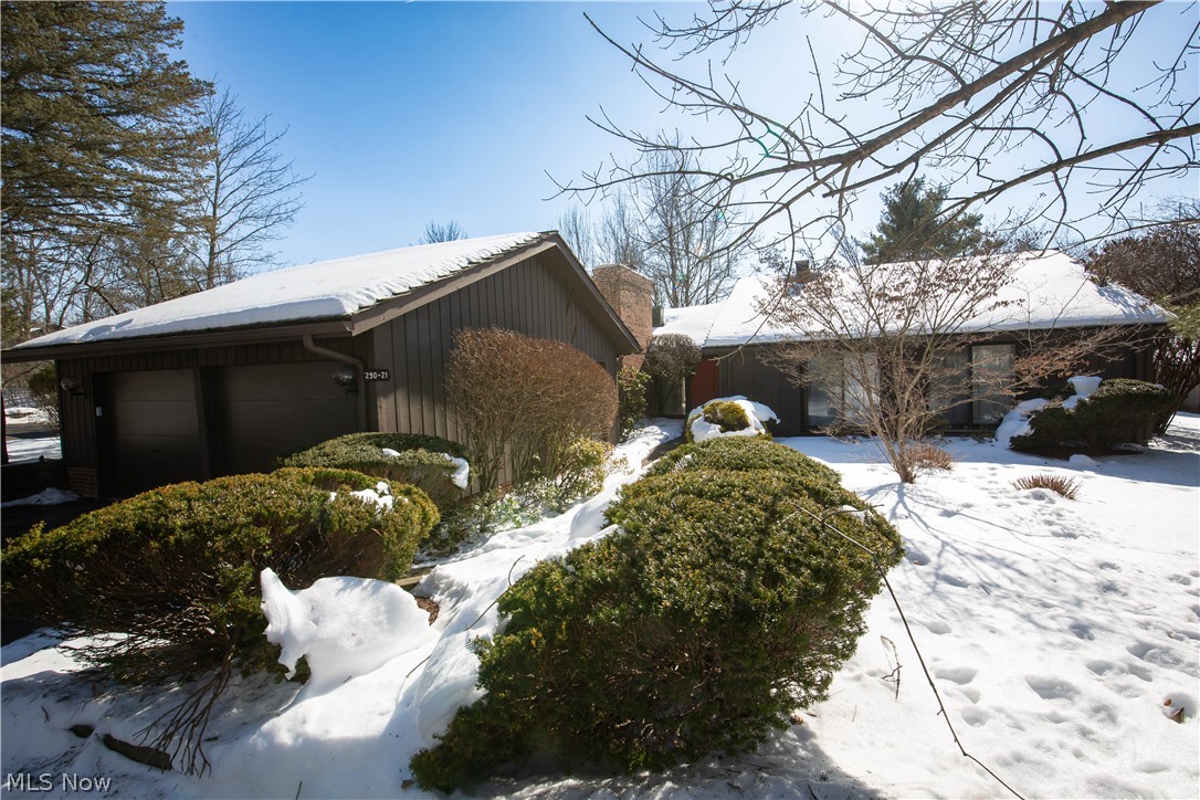 290-21 Hawthorne Drive Aurora OH 44202