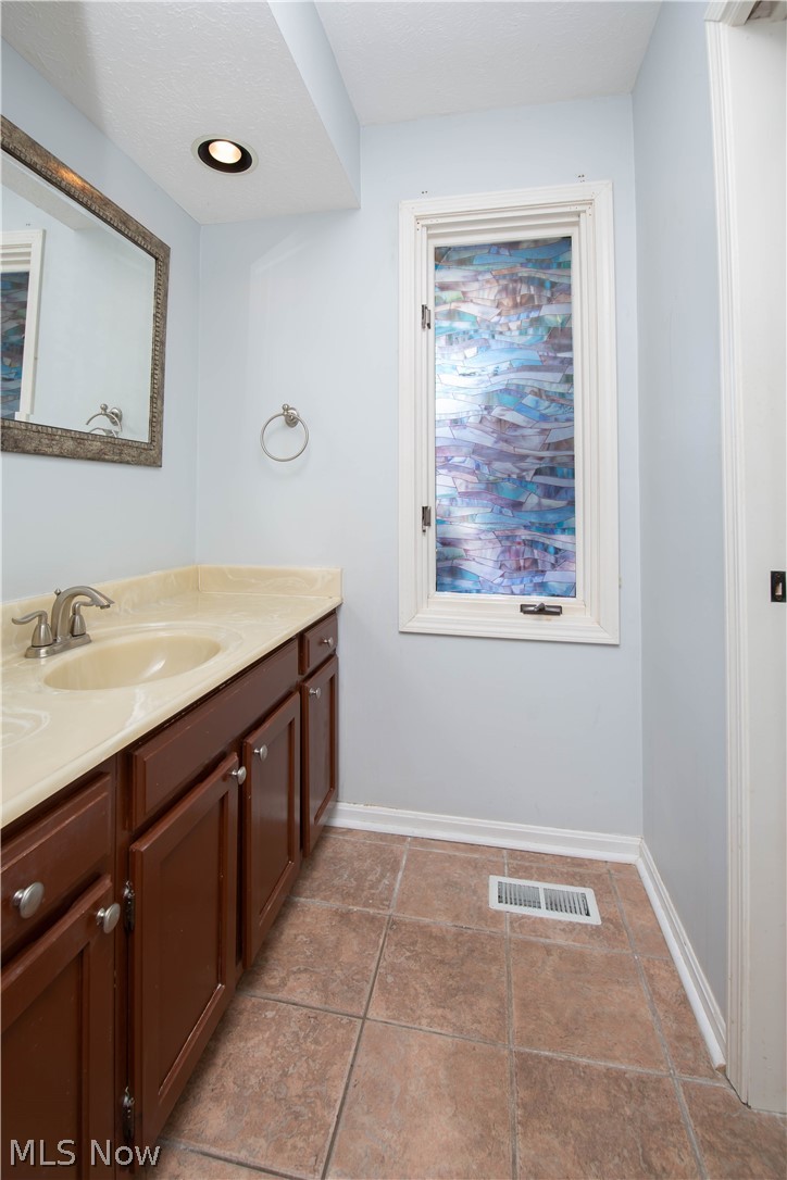 290-21 Hawthorne Drive Aurora OH 44202