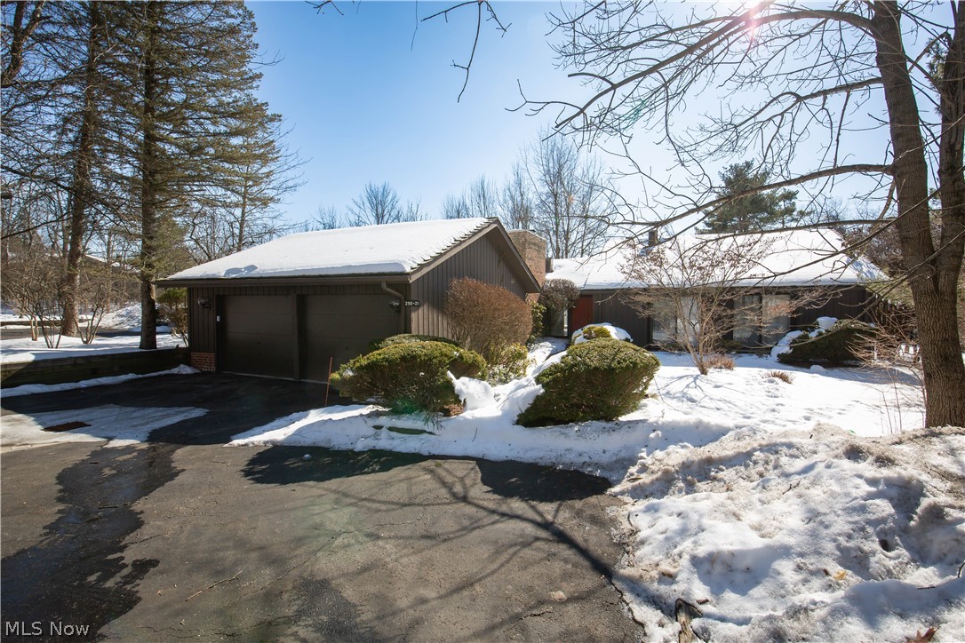 290-21 Hawthorne Drive Aurora OH 44202