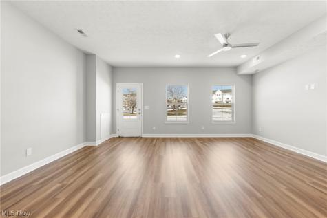 461 Harbor Lane Lorain OH 44052