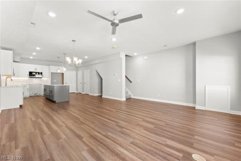 461 Harbor Lane Lorain OH 44052