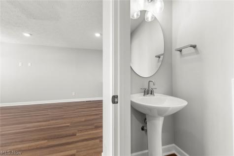461 Harbor Lane Lorain OH 44052
