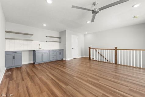 461 Harbor Lane Lorain OH 44052