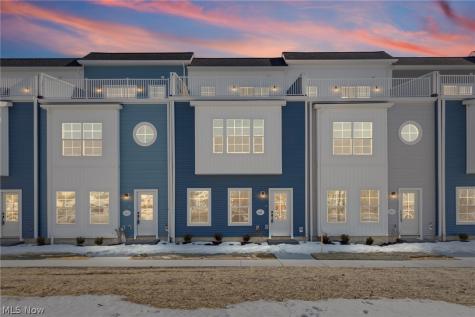 461 Harbor Lane Lorain OH 44052