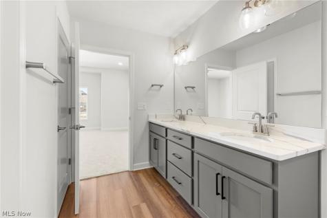 461 Harbor Lane Lorain OH 44052