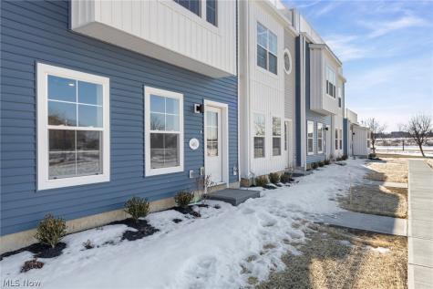 461 Harbor Lane Lorain OH 44052
