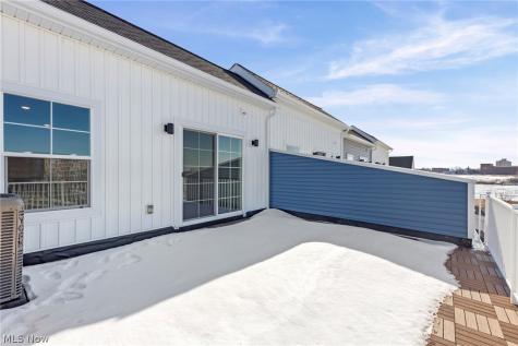 461 Harbor Lane Lorain OH 44052