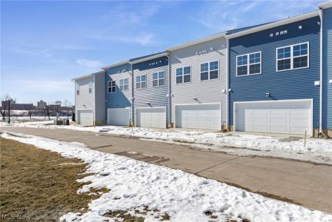 461 Harbor Lane Lorain OH 44052