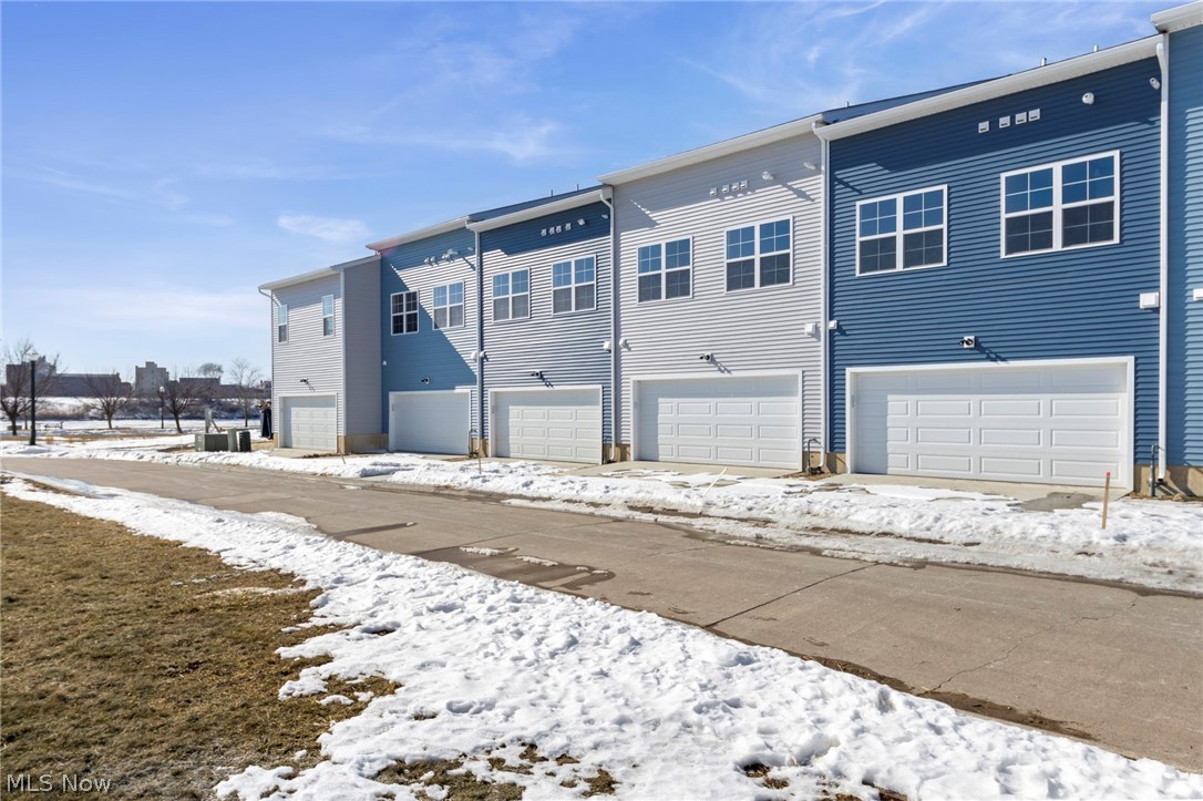 461 Harbor Lane Lorain OH 44052