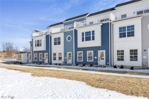 461 Harbor Lane Lorain OH 44052
