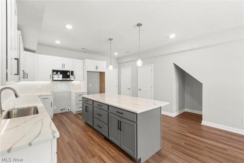 461 Harbor Lane Lorain OH 44052