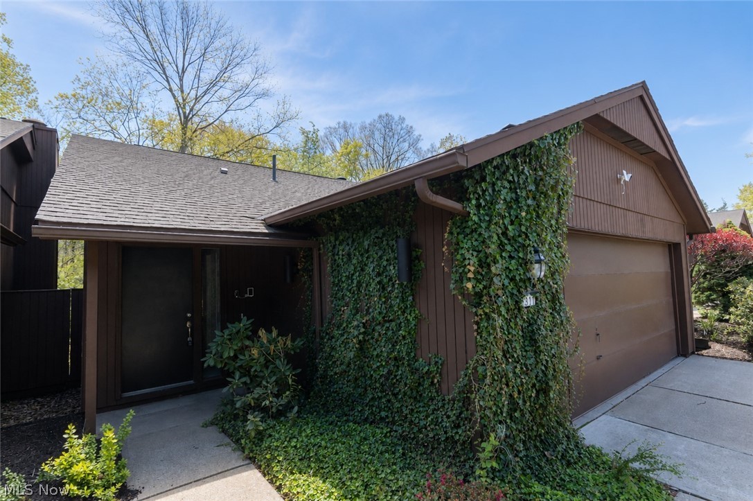 18251 Glencreek Lane Strongsville OH 44136