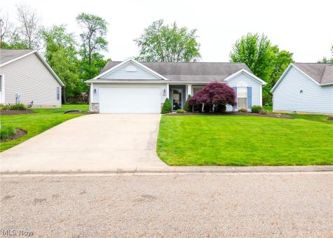 316 Brookpoint Street NW North Canton OH 44720
